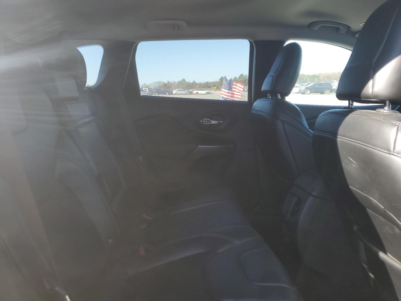 2019 Jeep Cherokee Latitude Plus VIN: 1C4PJMLB6KD211747 Lot: 92059515