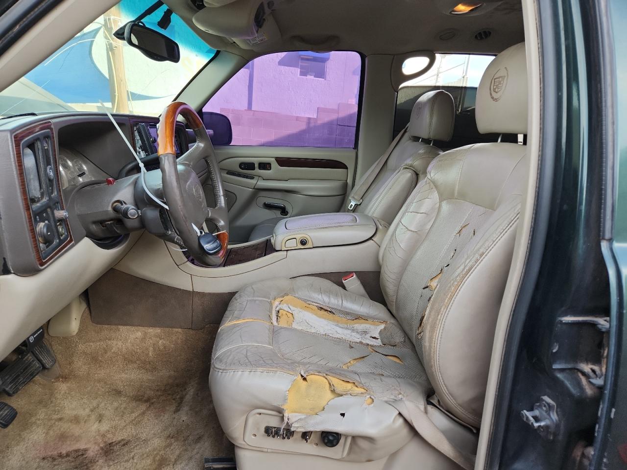 2002 Cadillac Escalade Luxury VIN: 1GYEK63N12R197005 Lot: 93096265