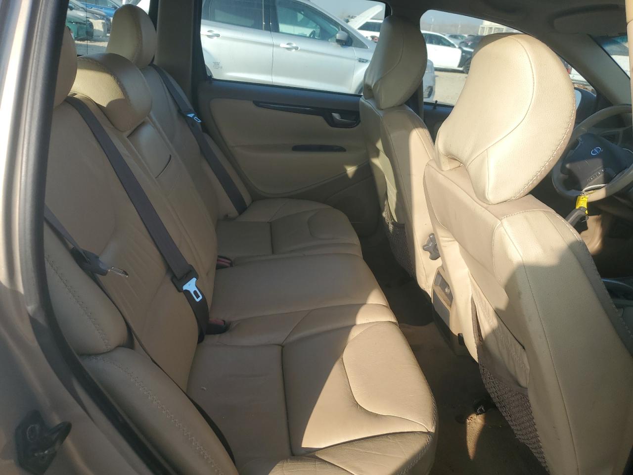 2001 Volvo V70 Xc VIN: YV1SZ58D611014137 Lot: 93623455