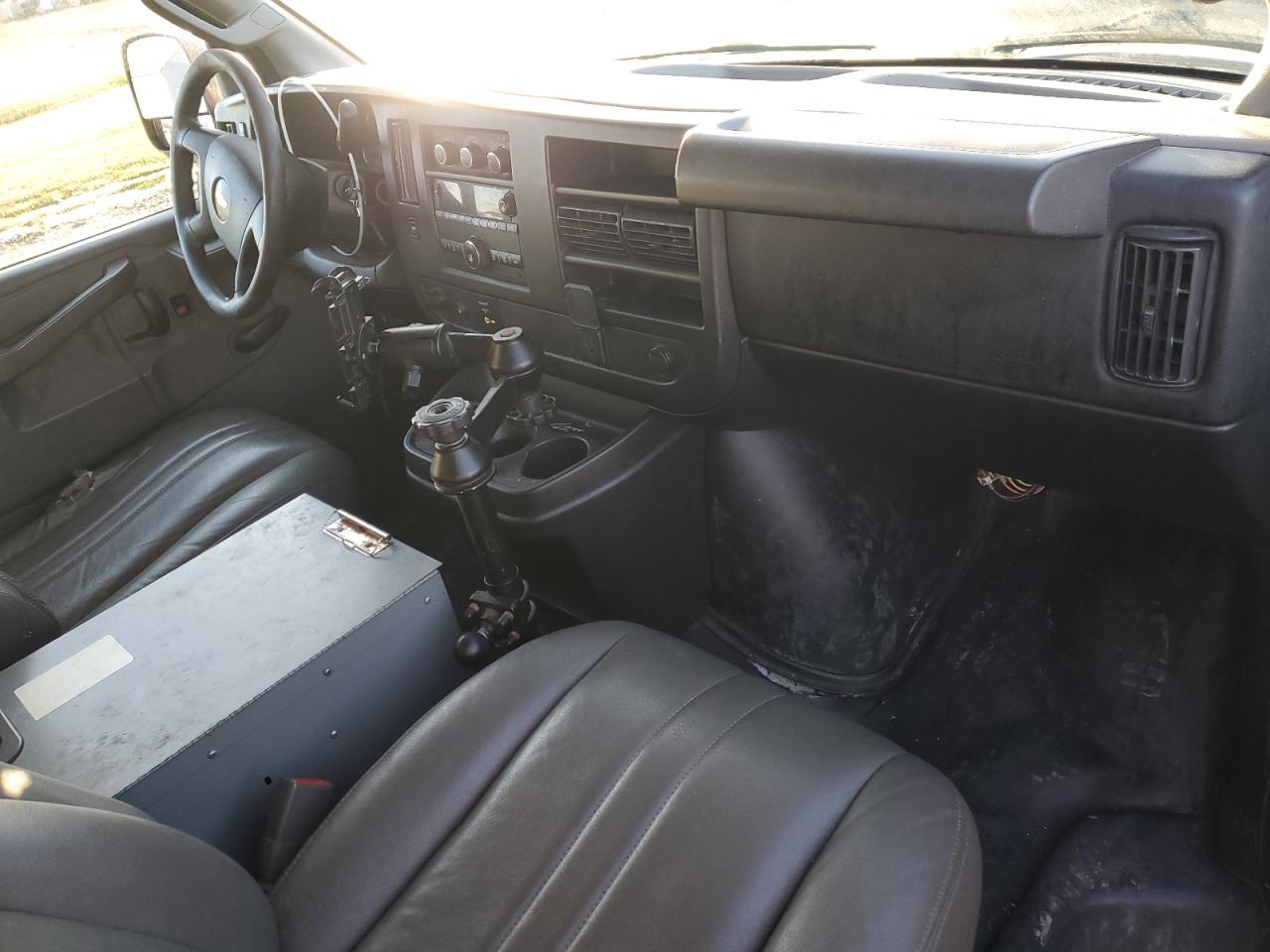 2017 Chevrolet Express G3500 Delivery Van VIN: 1GCZGHFG1H1111250 Lot: 92835825