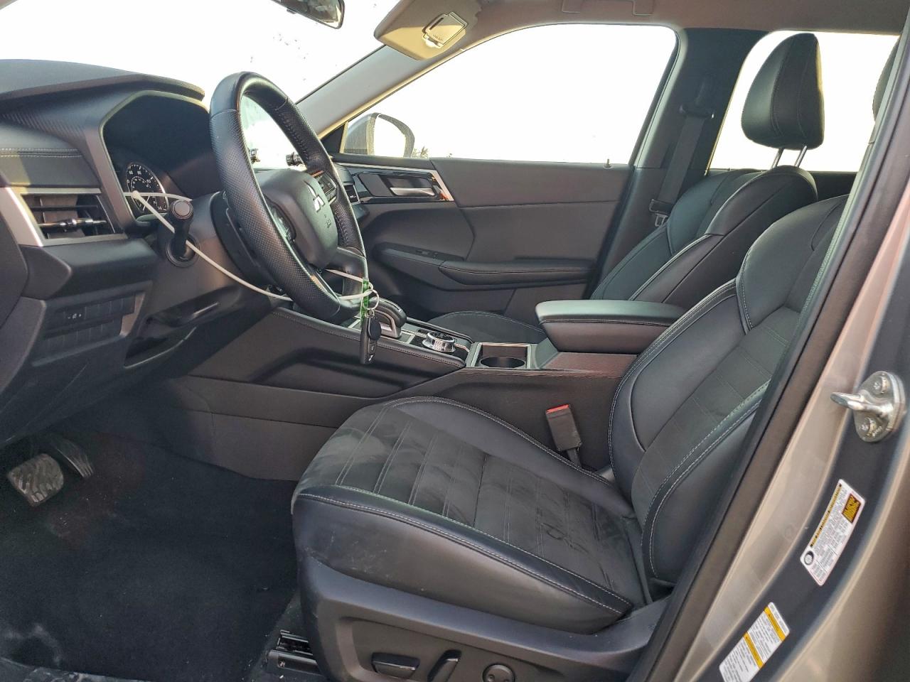 2023 Mitsubishi Outlander Se VIN: JA4J3UA87PZ055696 Lot: 94696405