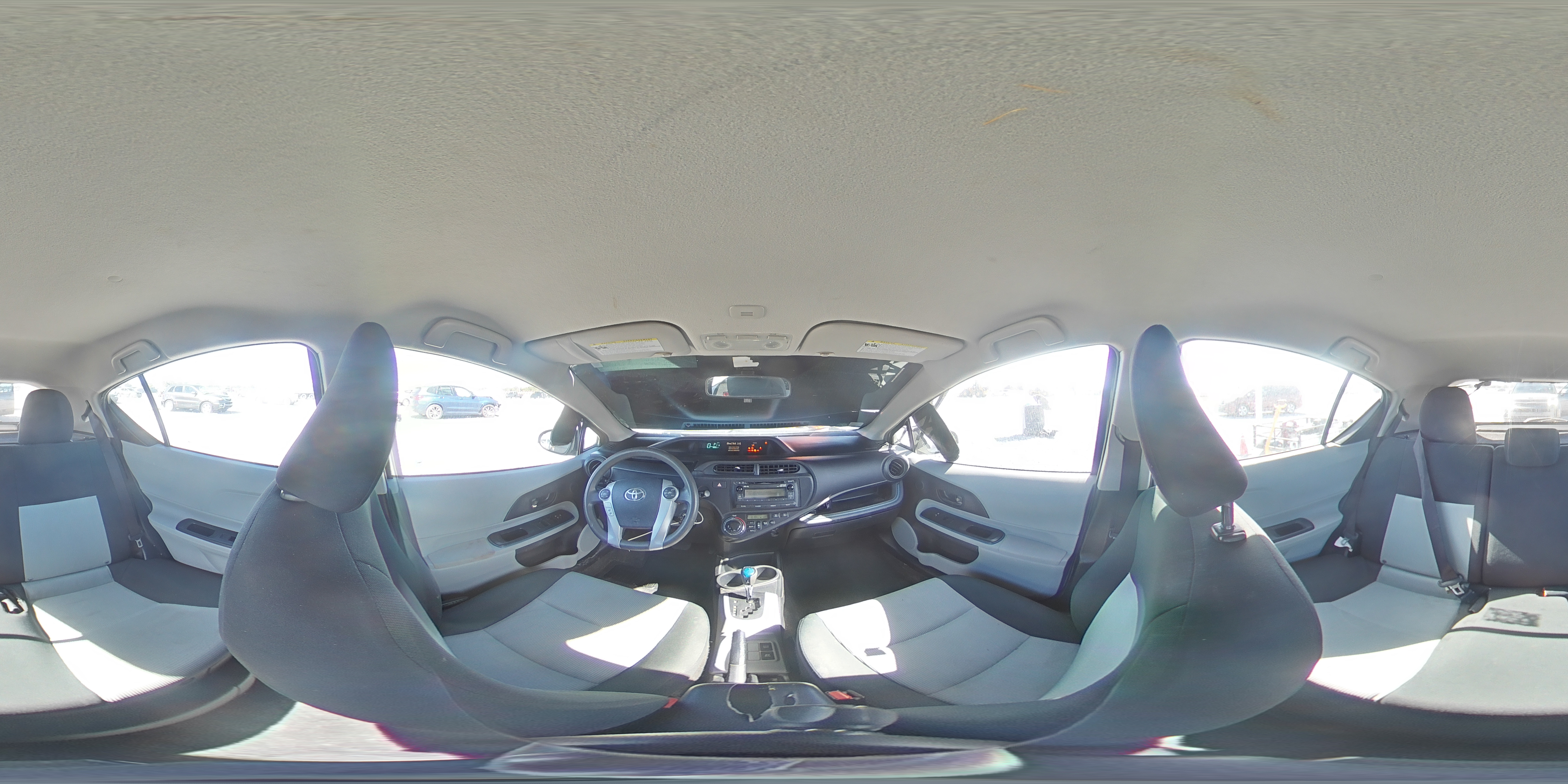 2013 Toyota Prius C VIN: JTDKDTB32D1533411 Lot: 92201735