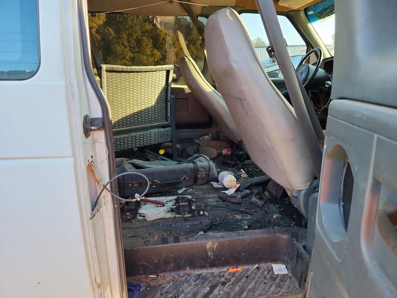 1992 Ford Econoline E350 Super Duty VIN: 1FBJS31H3NHB69267 Lot: 91897575