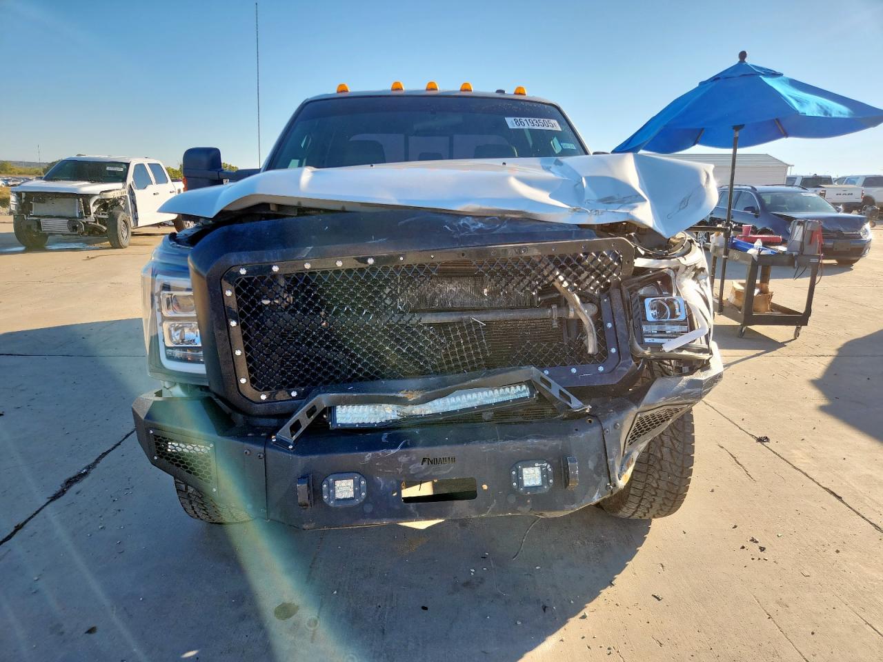 2011 Ford Super Duty F-350 W/D VIN: 1FT8W3DT1BEA95200 Lot: 86193505