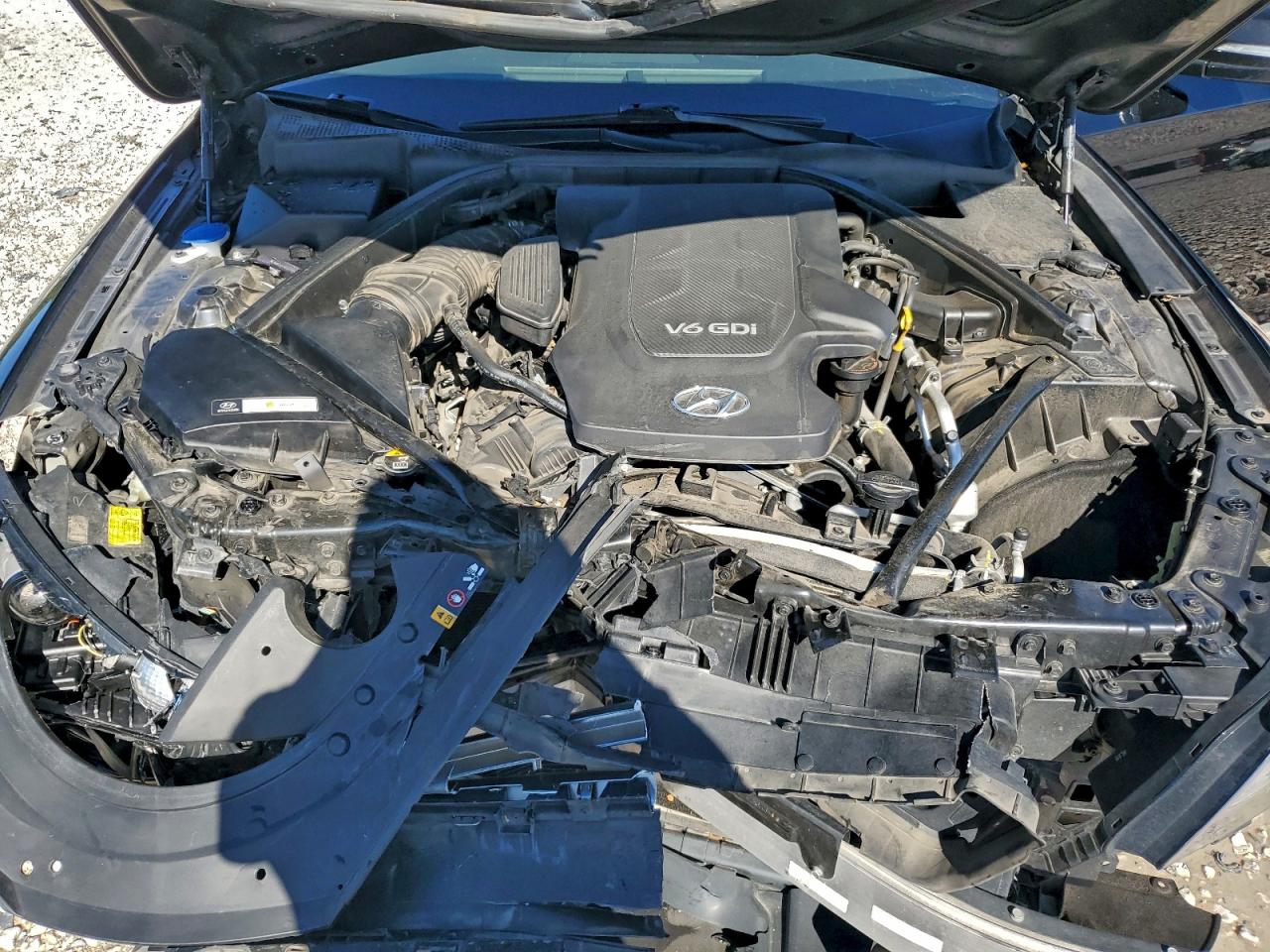 2015 Hyundai Genesis 3.8L VIN: KMHGN4JE1FU065986 Lot: 94478315