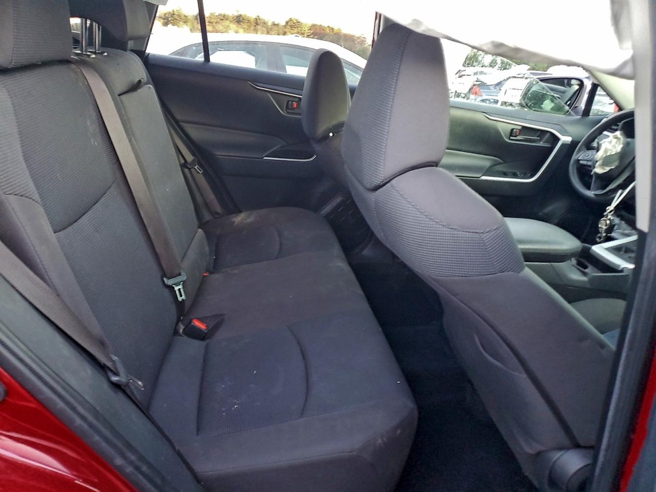 2019 Toyota Rav4 Le VIN: JTMF1RFV3KD513365 Lot: 93857705