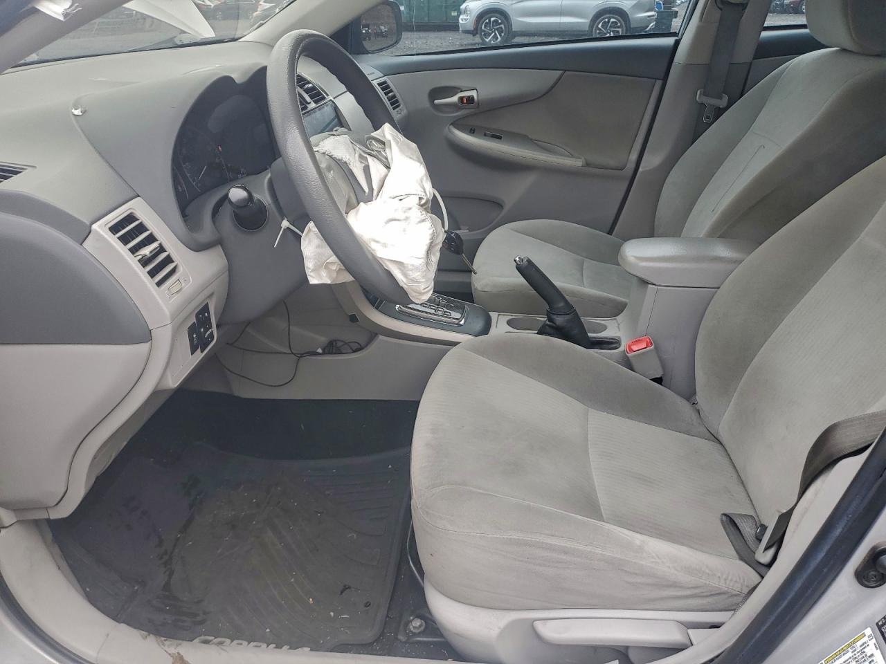 2010 Toyota Corolla Base VIN: 2T1BU4EE8AC249310 Lot: 94483245