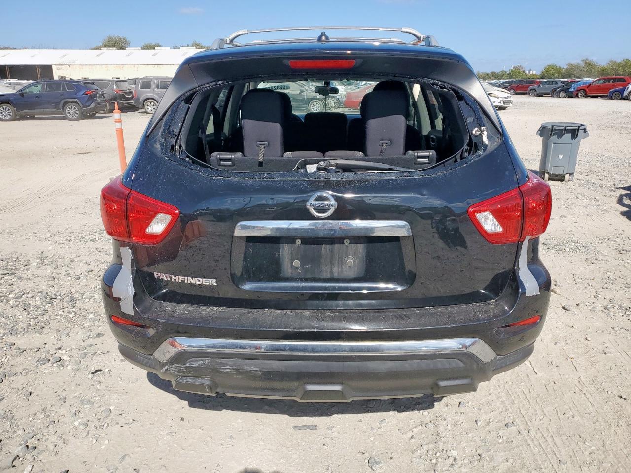 2018 Nissan Pathfinder S VIN: 5N1DR2MN6JC640069 Lot: 92322075