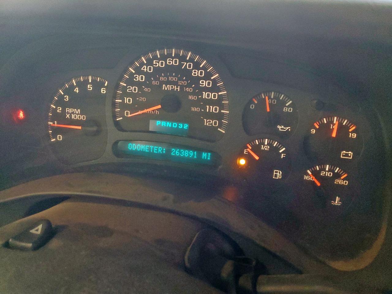 2003 Chevrolet Tahoe C1500 VIN: 1GNEC13V63R218381 Lot: 92997985