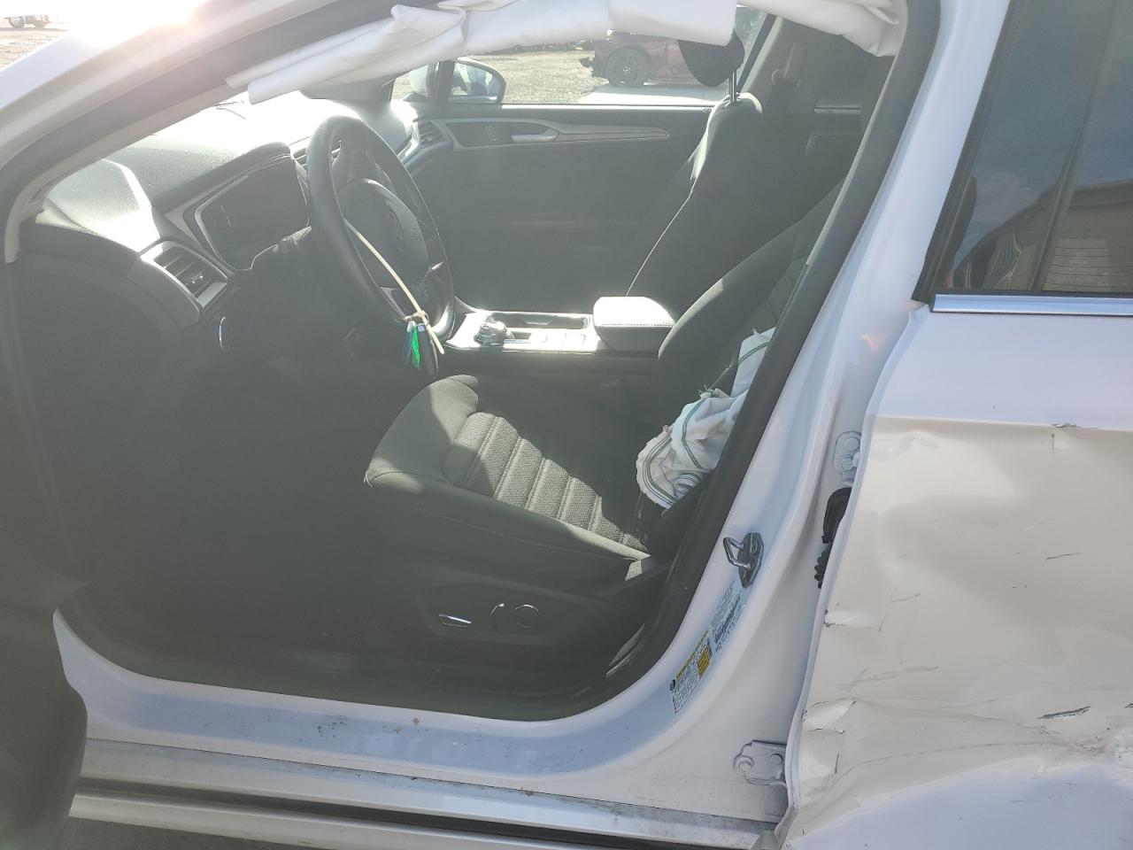 2020 Ford Fusion Se VIN: 3FA6P0HDXLR228823 Lot: 92721505