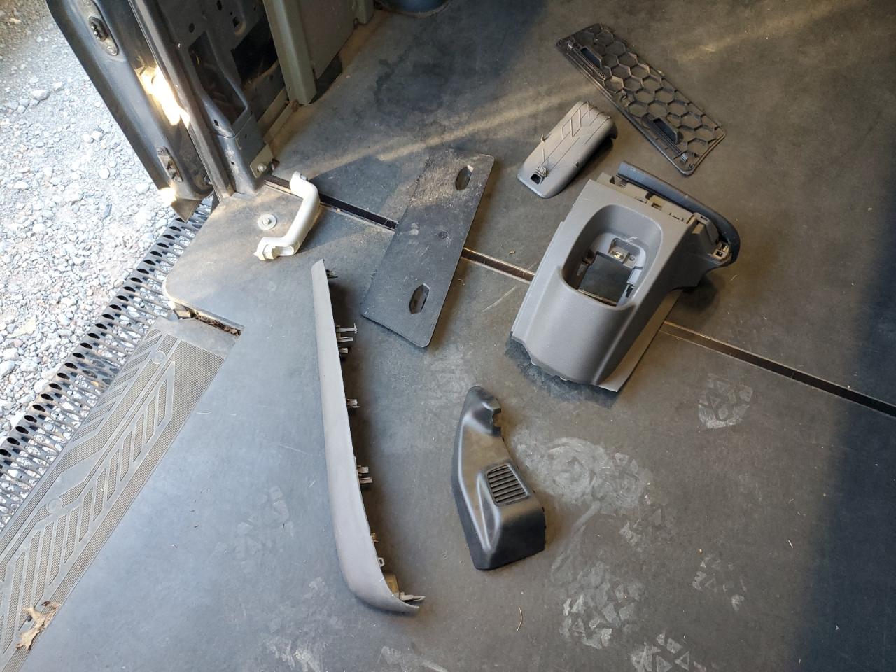 2020 Ford Transit Delivery Van VIN: 1FTBR3X8XLKA87118 Lot: 90246815