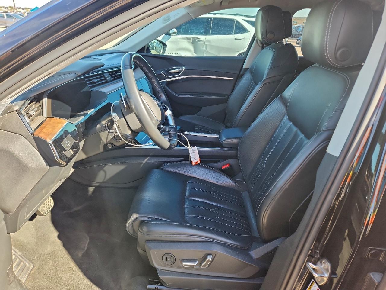 2019 Audi E-Tron Prestige VIN: WA1VAAGE1KB010242 Lot: 92810475