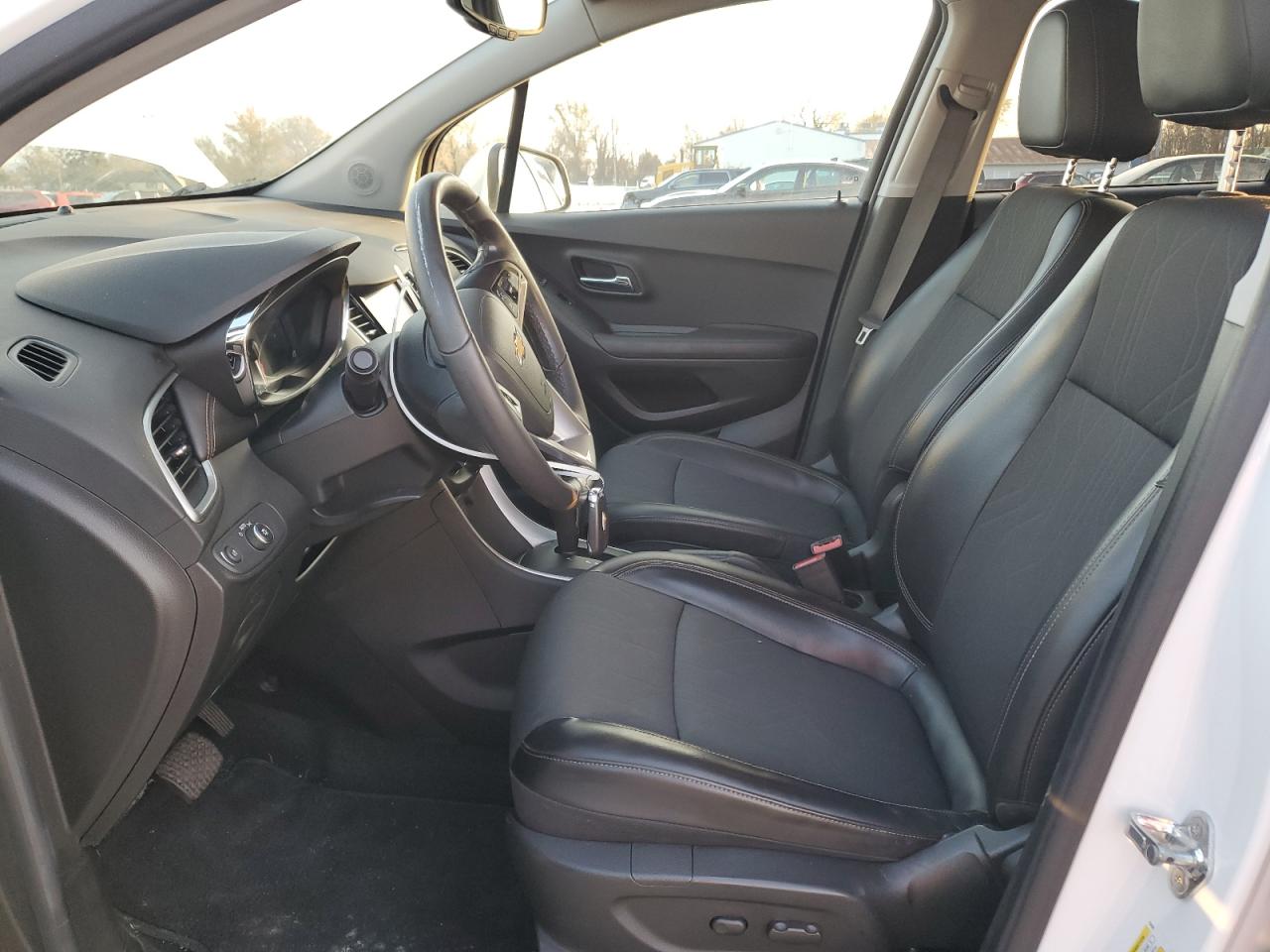 2020 Chevrolet Trax 1Lt VIN: KL7CJLSB8LB320988 Lot: 92879105