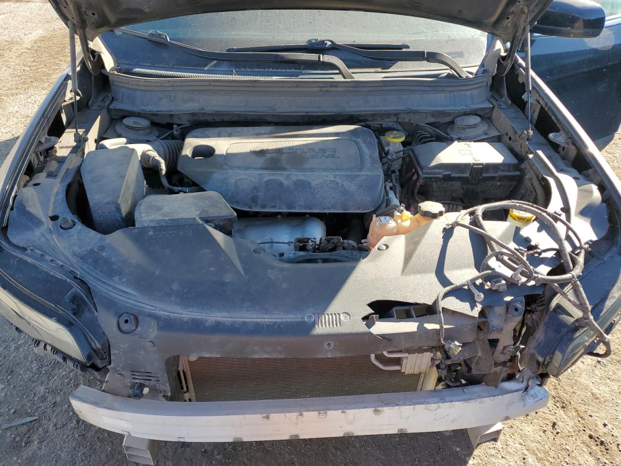 2019 Jeep Cherokee Latitude Plus VIN: 1C4PJLLB4KD370745 Lot: 91249085