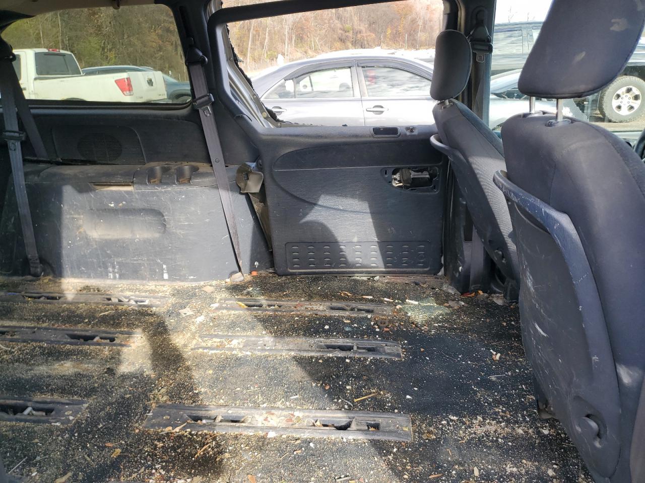 2001 Chrysler Town & Country Lx VIN: 2C4GP44301R317001 Lot: 93681925