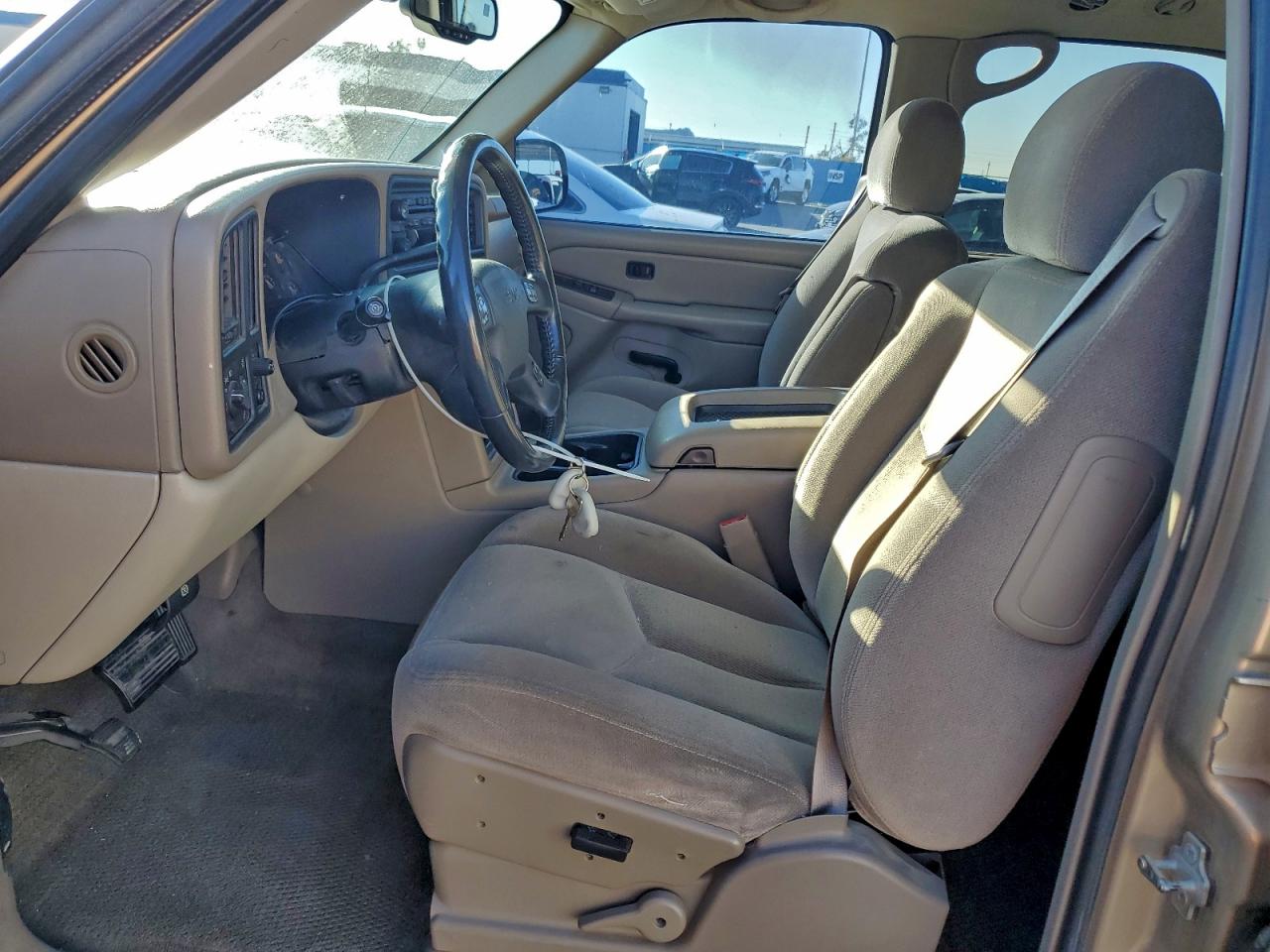 2005 GMC Yukon VIN: 1GKEC13T85J143082 Lot: 93717925