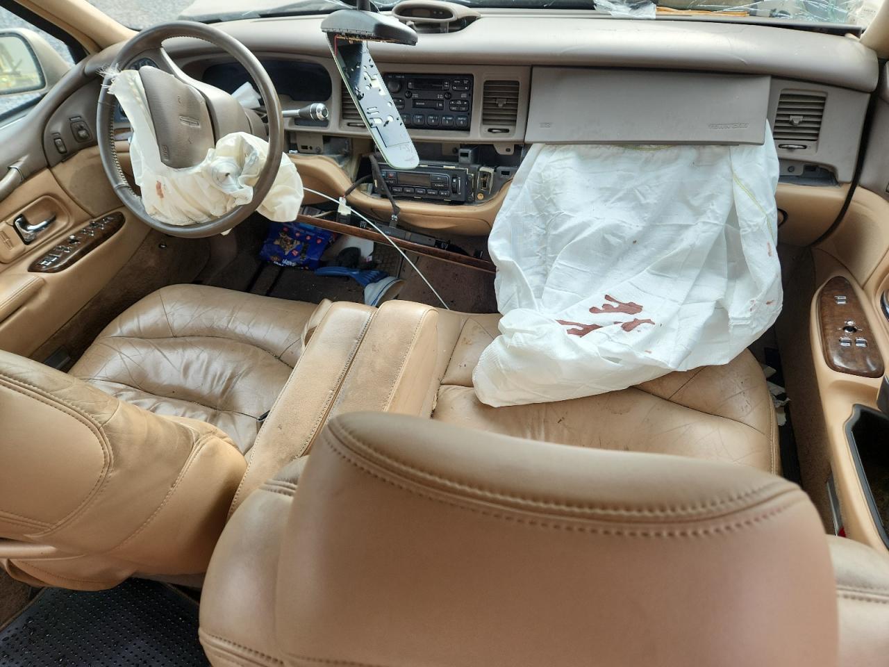 1997 Lincoln Town Car Signature VIN: 1LNLM82W0VY602693 Lot: 93852125