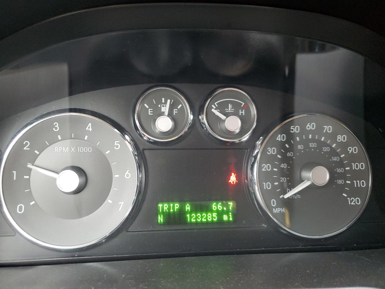 2009 Mercury Milan VIN: 3MEHM07Z49R617764 Lot: 90974195