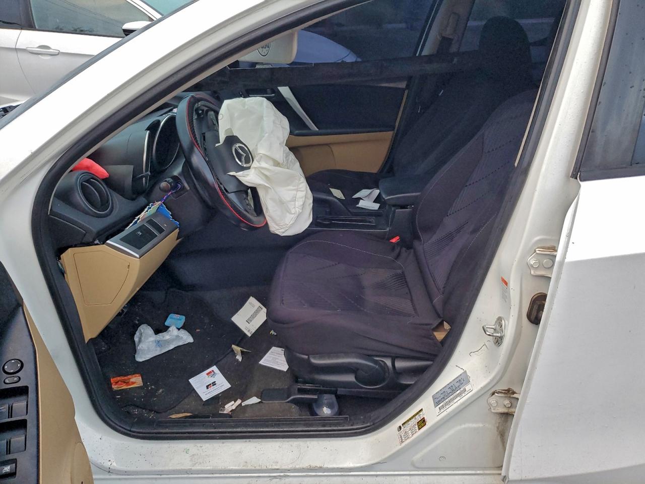 2010 Mazda 3 S VIN: JM1BL1H55A1198527 Lot: 94400395