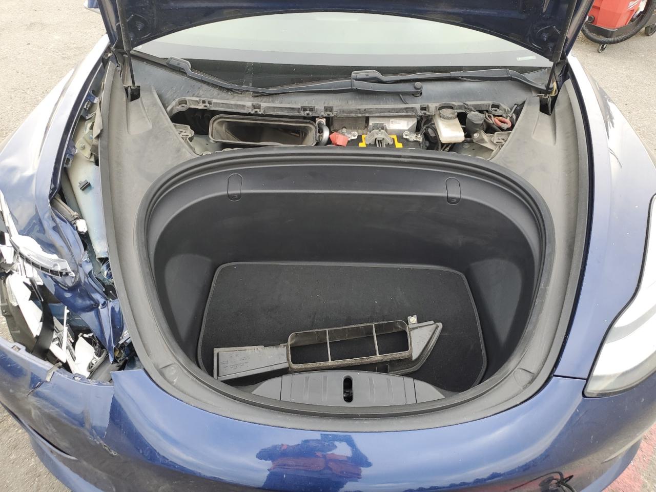 2018 Tesla Model 3 VIN: 5YJ3E1EB4JF115962 Lot: 92439305