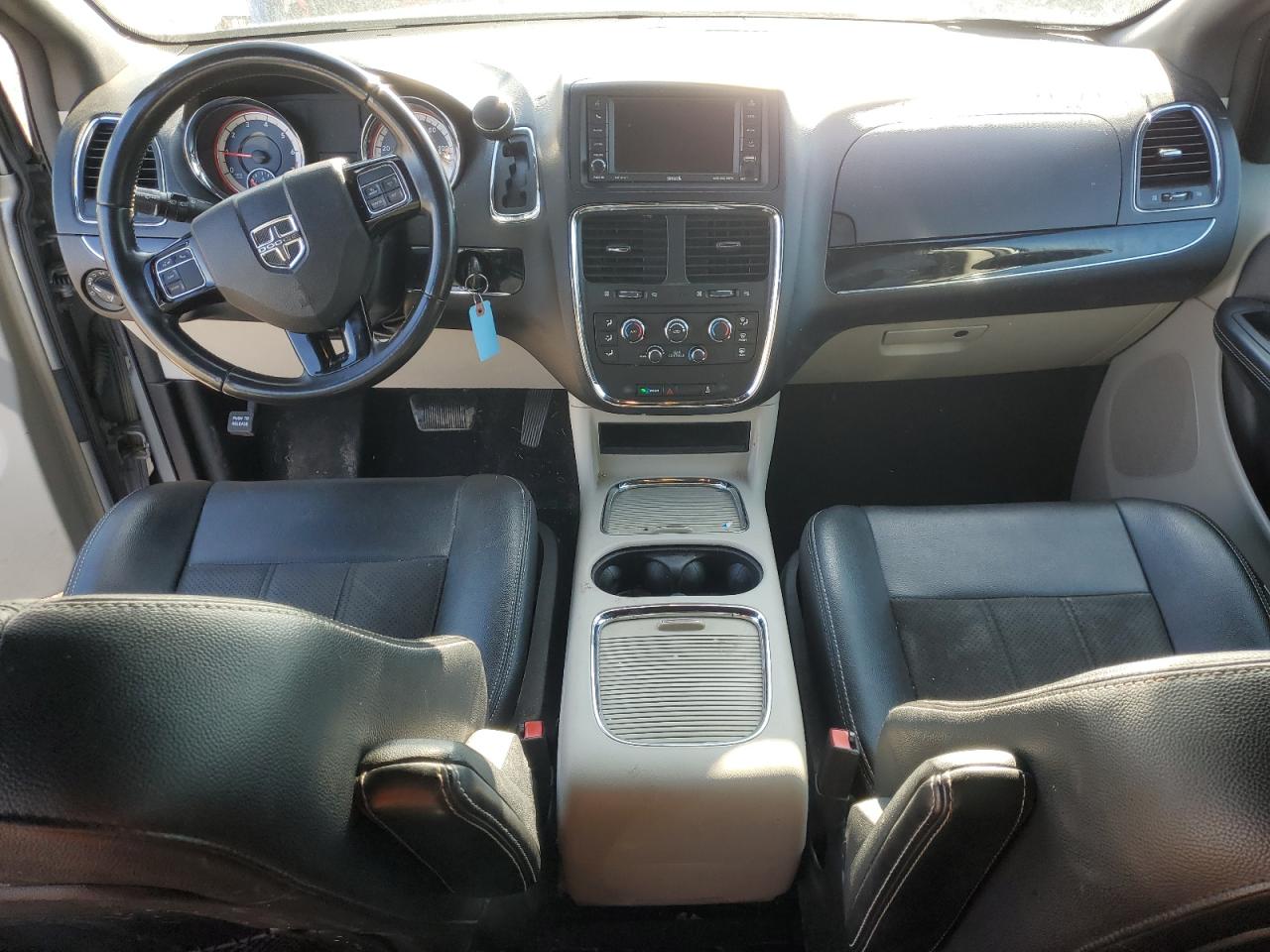 2019 Dodge Grand Caravan Sxt VIN: 2C4RDGCG9KR755363 Lot: 92884375