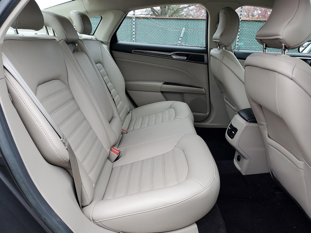 2017 Ford Fusion Se VIN: 3FA6P0H92HR226910 Lot: 93370835