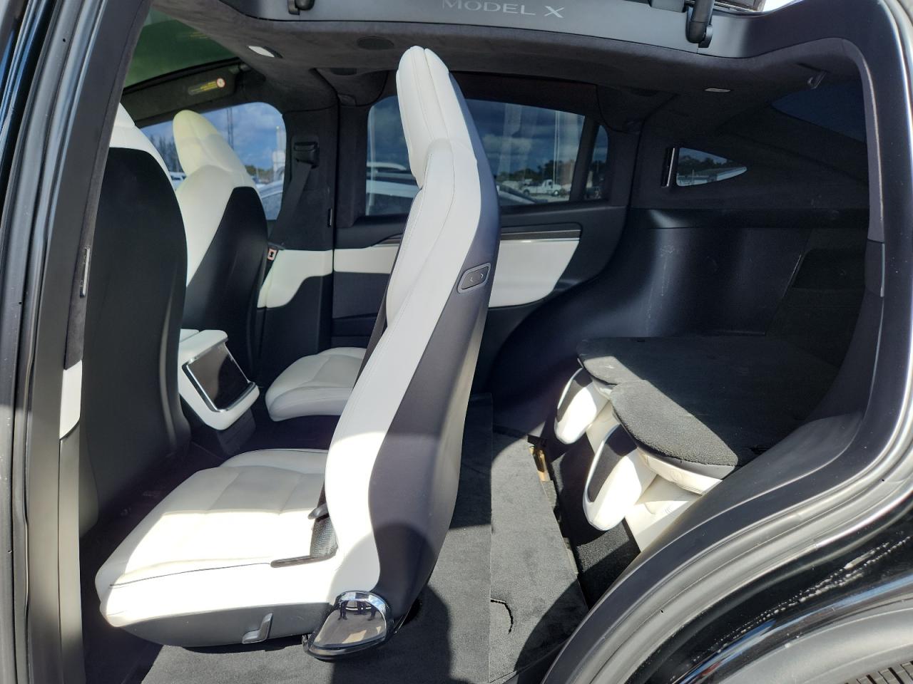 2022 Tesla Model X VIN: 7SAXCBE67NF329708 Lot: 92099555