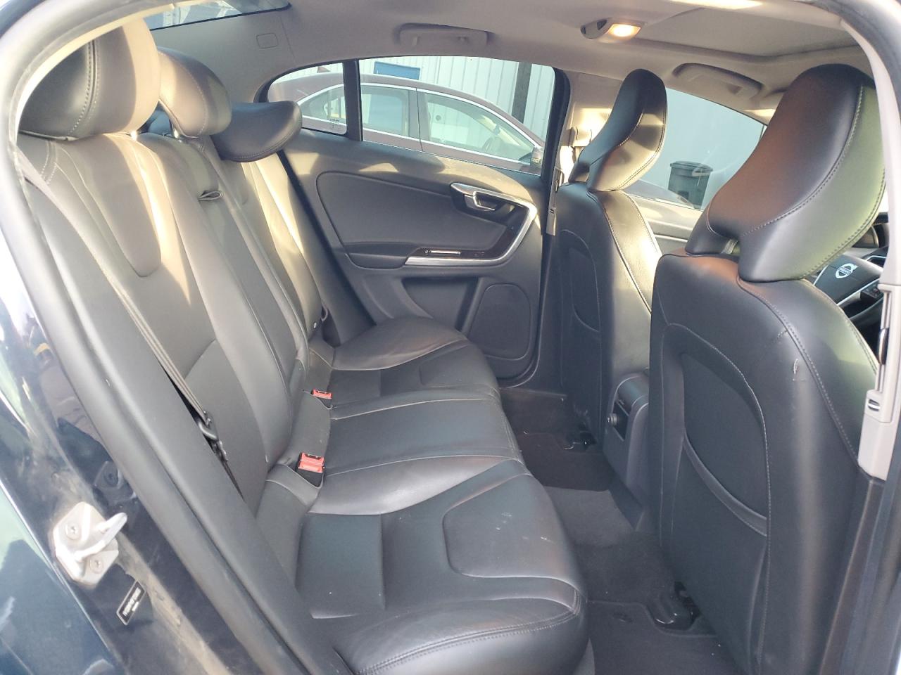 2015 Volvo S60 Platinum VIN: YV126MFM9F1358655 Lot: 92313895