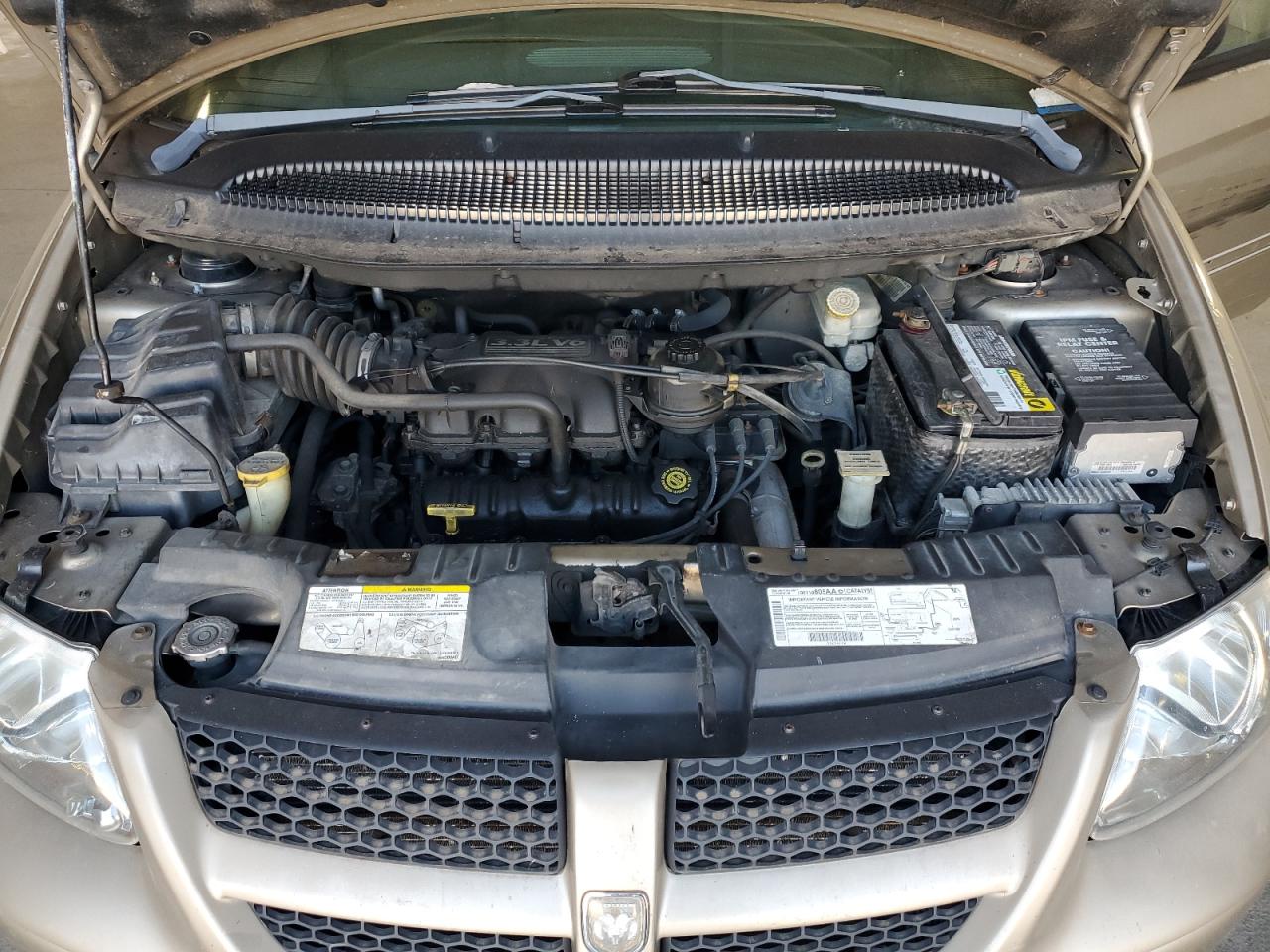 2002 Dodge Grand Caravan Sport VIN: 2B4GP44R02R698478 Lot: 93209215