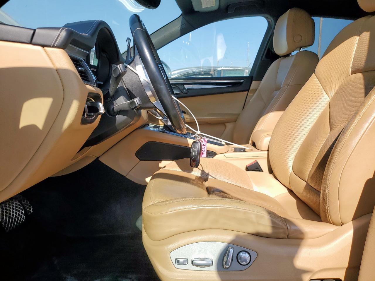 2017 Porsche Macan VIN: WP1AA2A54HLB07634 Lot: 93143625