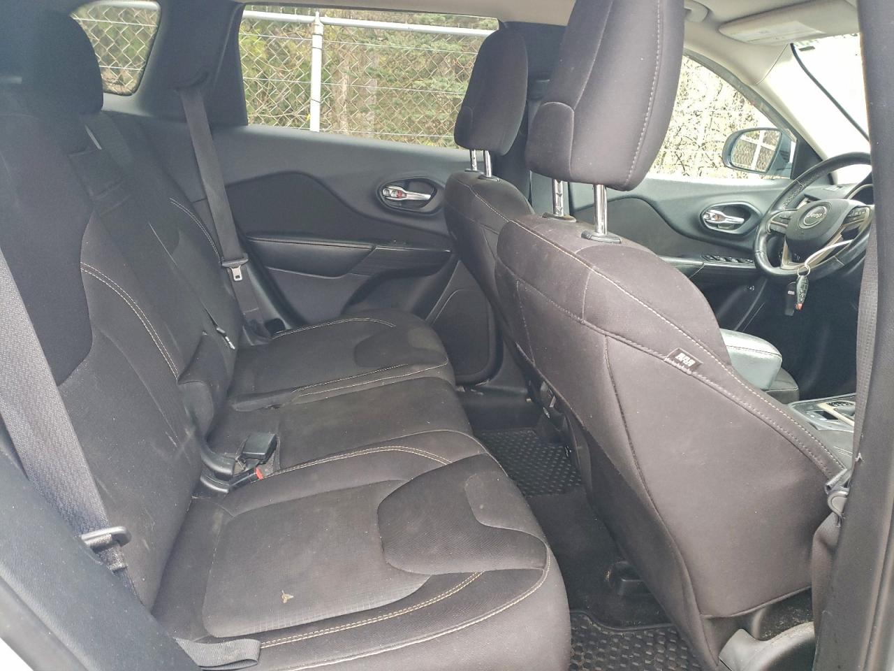 2015 Jeep Cherokee Latitude VIN: 1C4PJMCS2FW703895 Lot: 93817495