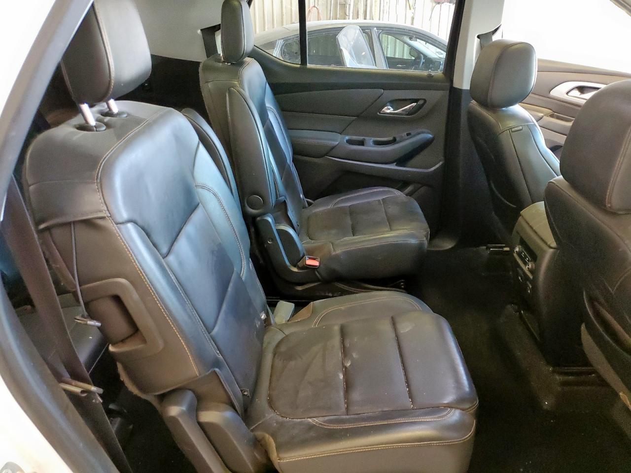 2018 Chevrolet Traverse Lt VIN: 1GNEVHKW3JJ198213 Lot: 92352075