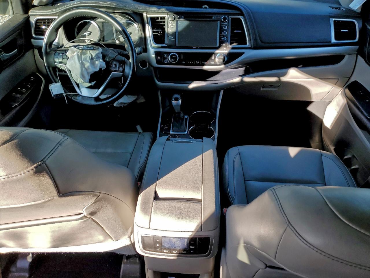 2015 Toyota Highlander Xle VIN: 5TDJKRFH1FS085534 Lot: 94485365