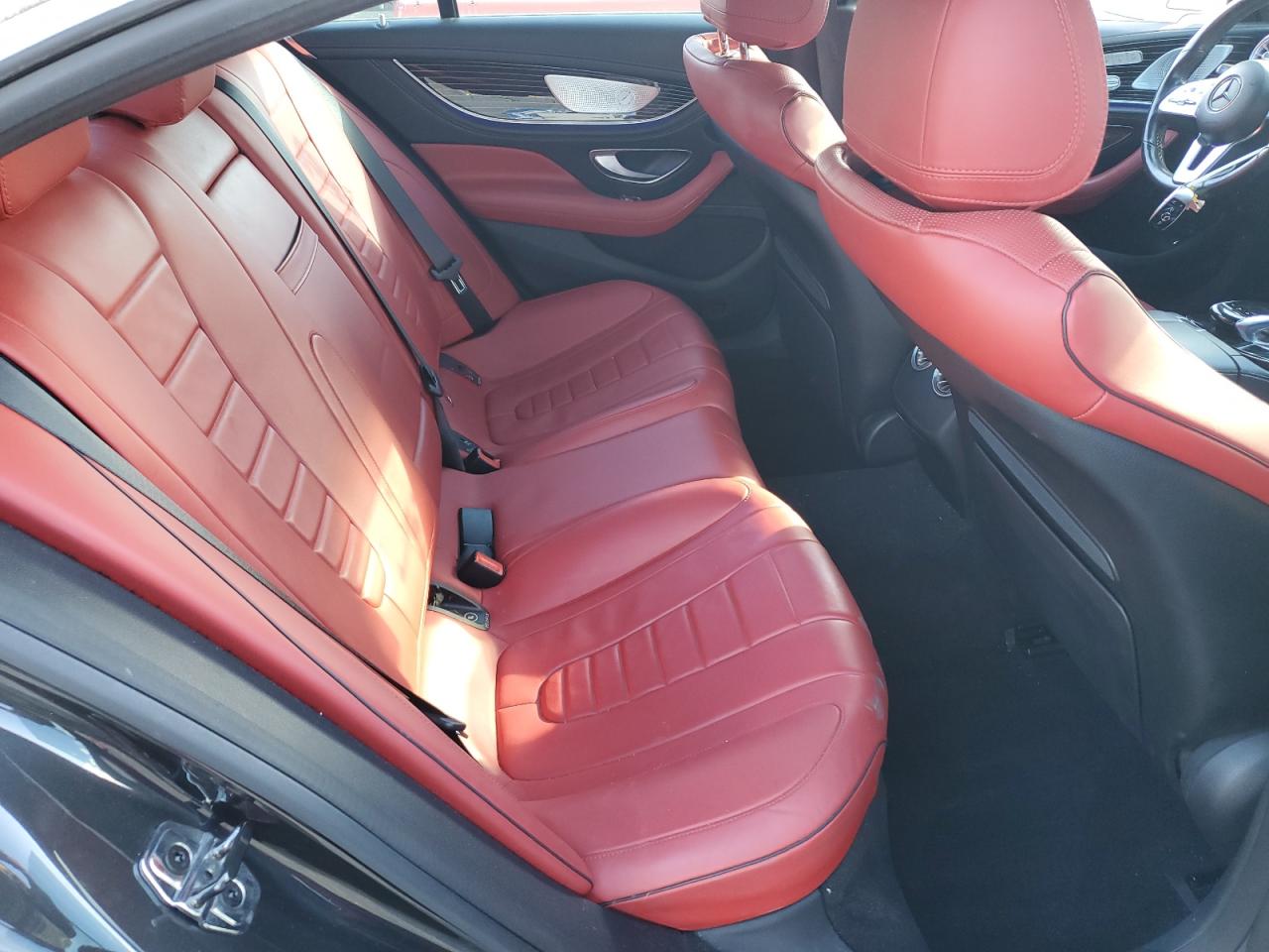 Фото: W1K2J5KB5LA073130