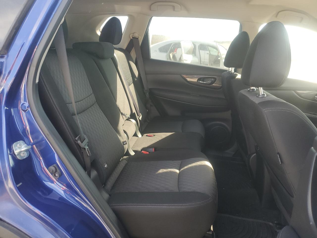 2019 Nissan Rogue S VIN: JN8AT2MVXKW388405 Lot: 93437945