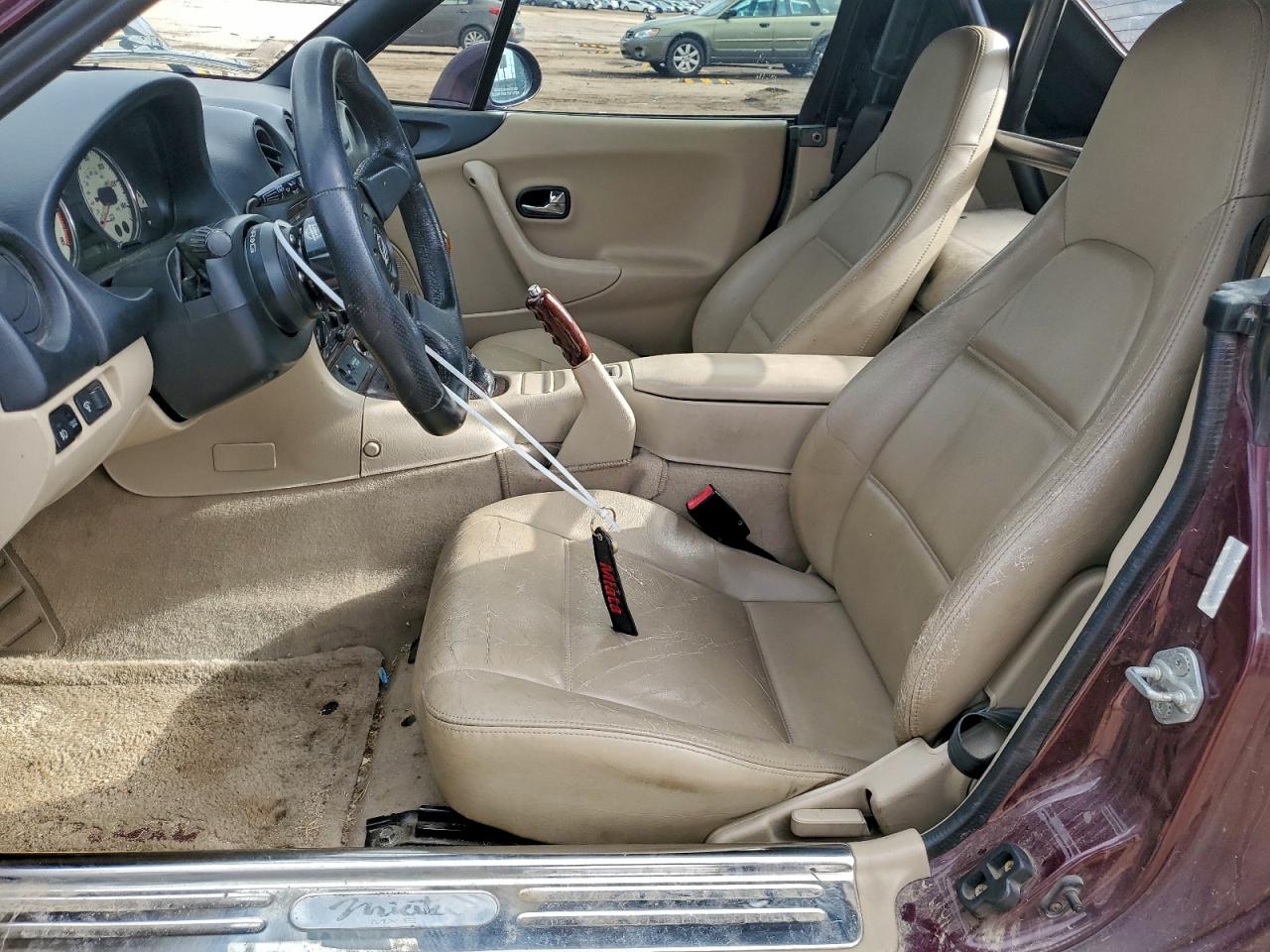 2000 Mazda Mx-5 Miata Base VIN: JM1NB3537Y0147643 Lot: 93718765