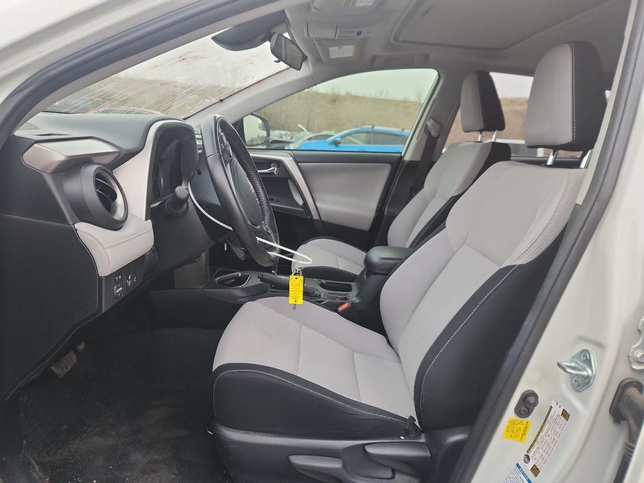 2017 Toyota Rav4 Xle VIN: JTMRFREV2HJ106499 Lot: 93515875