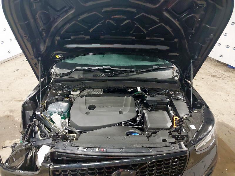 2025 VOLVO XC40 2.0 B4P PLUS BLACK EDITION 5DR AUTO