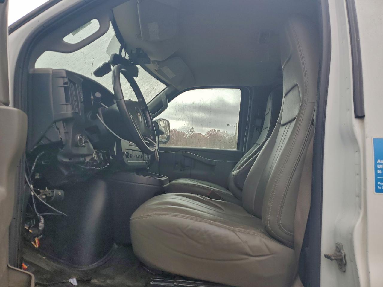 2019 Chevrolet Express G2500 Delivery Van VIN: 1GCWGAFP2K1242480 Lot: 92621795