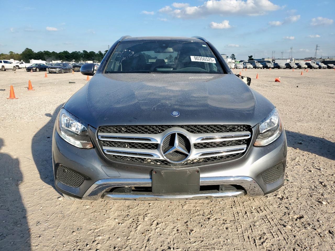 Фото: WDC0G4JB2HF138628