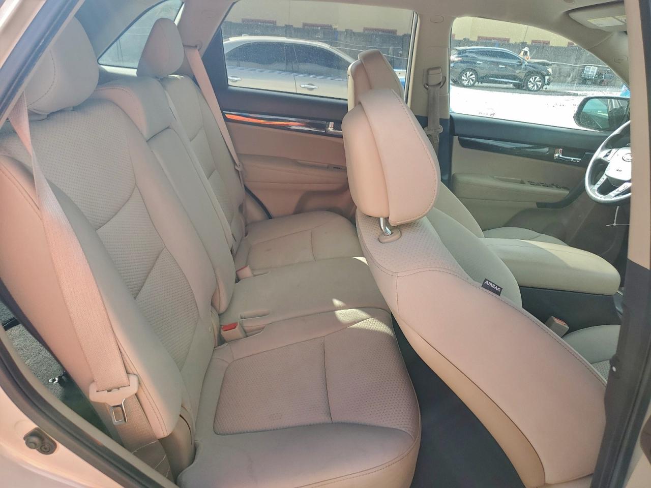 2011 Kia Sorento Base VIN: 5XYKT3A1XBG045792 Lot: 94059635