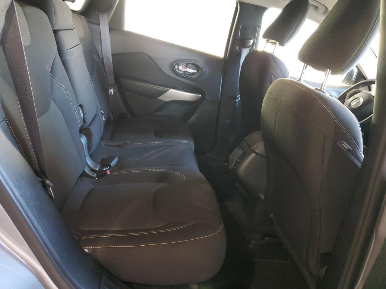 2017 Jeep Cherokee Latitude VIN: 1C4PJMCS0HW649449 Lot: 92857055