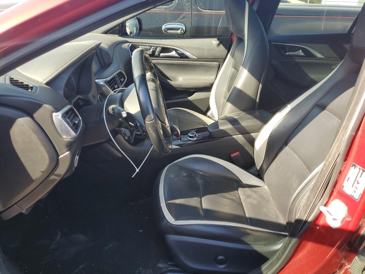 2017 Infiniti Qx30 Base VIN: SJKCH5CP5HA021585 Lot: 92453655