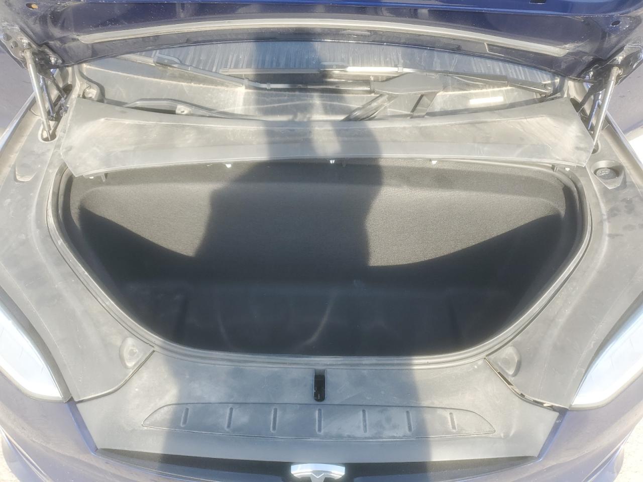 2022 Tesla Model X VIN: 7SAXCBE62NF359201 Lot: 85314755