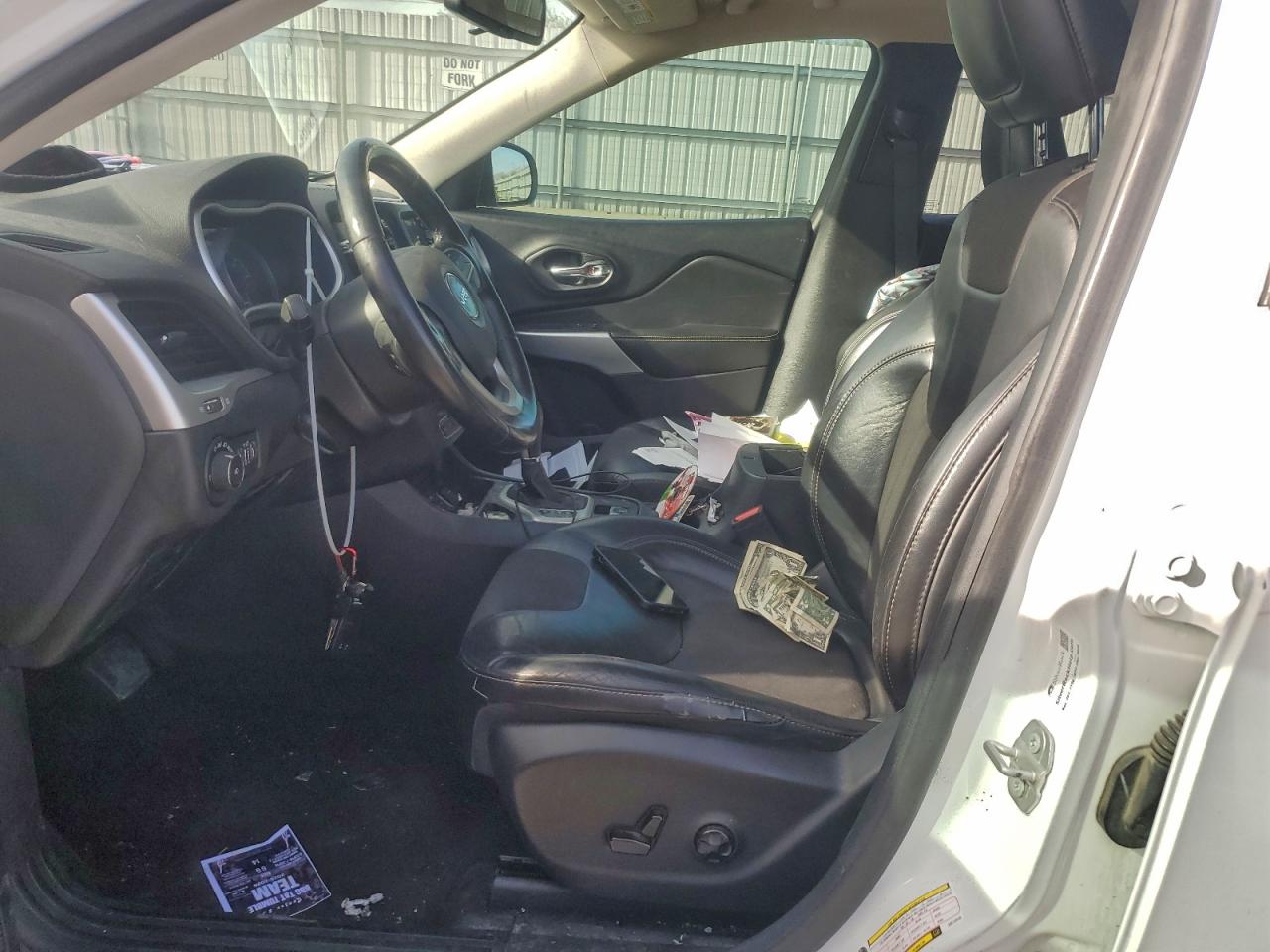 2018 Jeep Cherokee Latitude Plus VIN: 1C4PJLLBXJD612310 Lot: 95068645