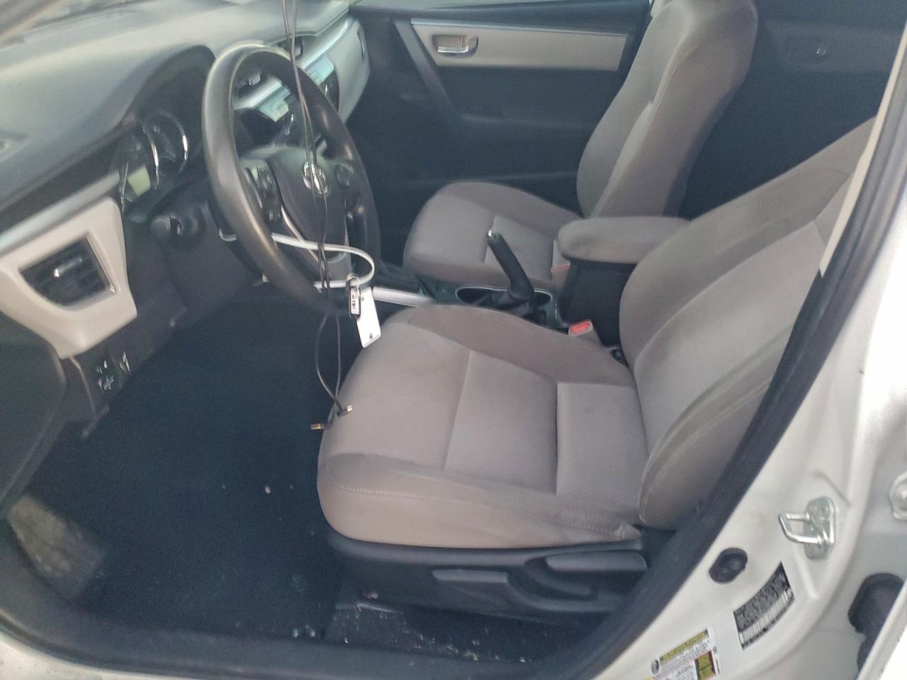 2015 Toyota Corolla L VIN: 5YFBURHE2FP242093 Lot: 92237445