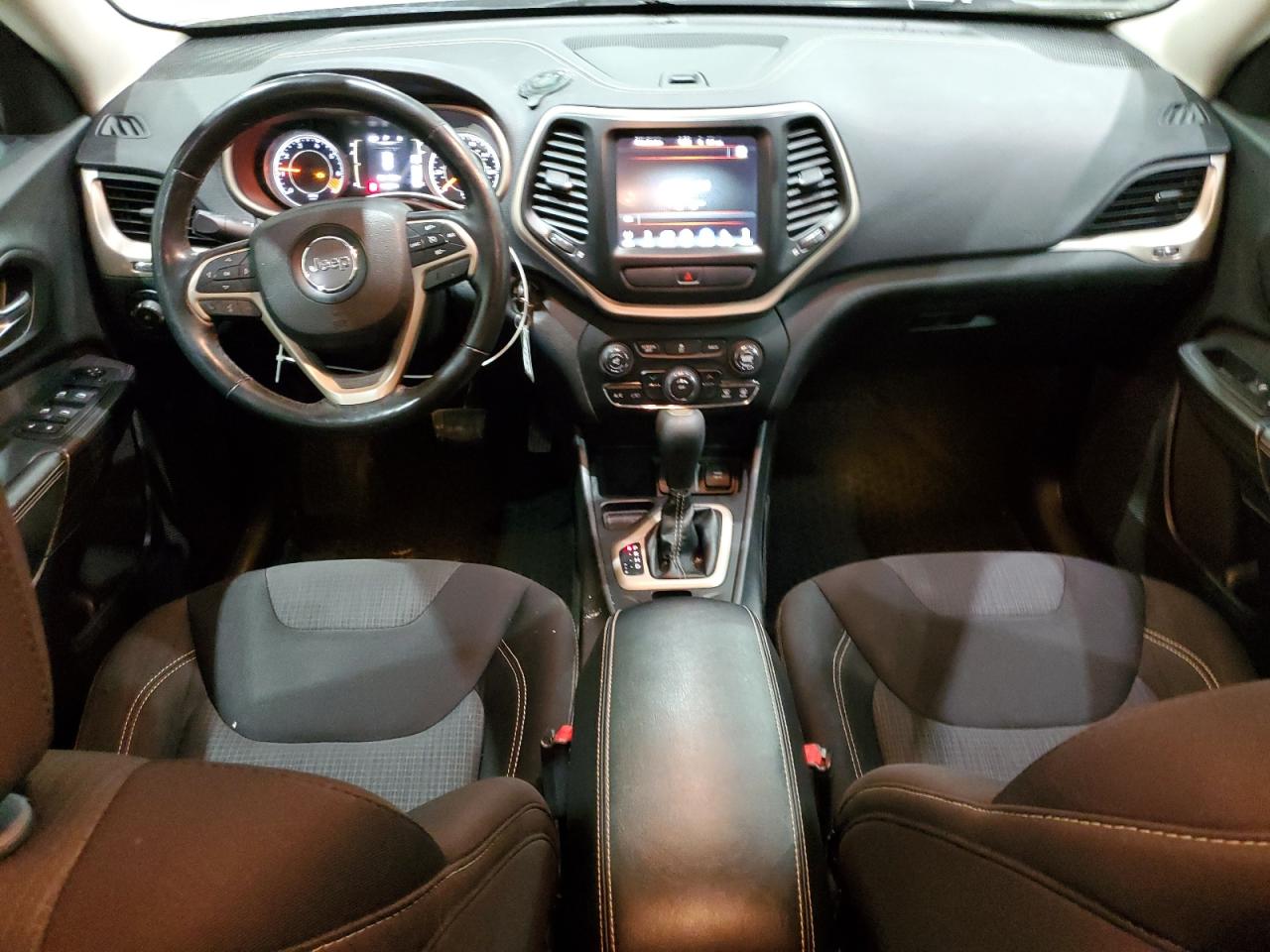 2015 Jeep Cherokee Latitude VIN: 1C4PJLCB4FW731269 Lot: 92585355