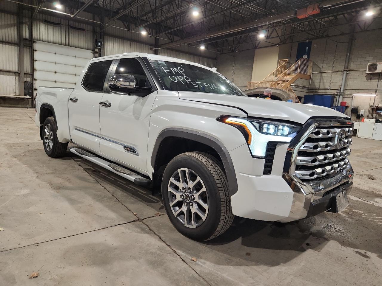 2024 Toyota Tundra Crewmax Platinum VIN: 5TFMA5EC3RX032332 Lot: 90690905