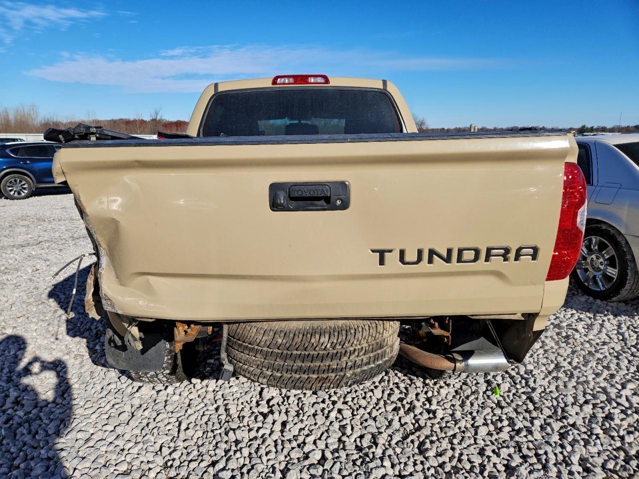 2017 Toyota Tundra Crewmax Sr5 VIN: 5TFDW5F16HX607455 Lot: 93025665