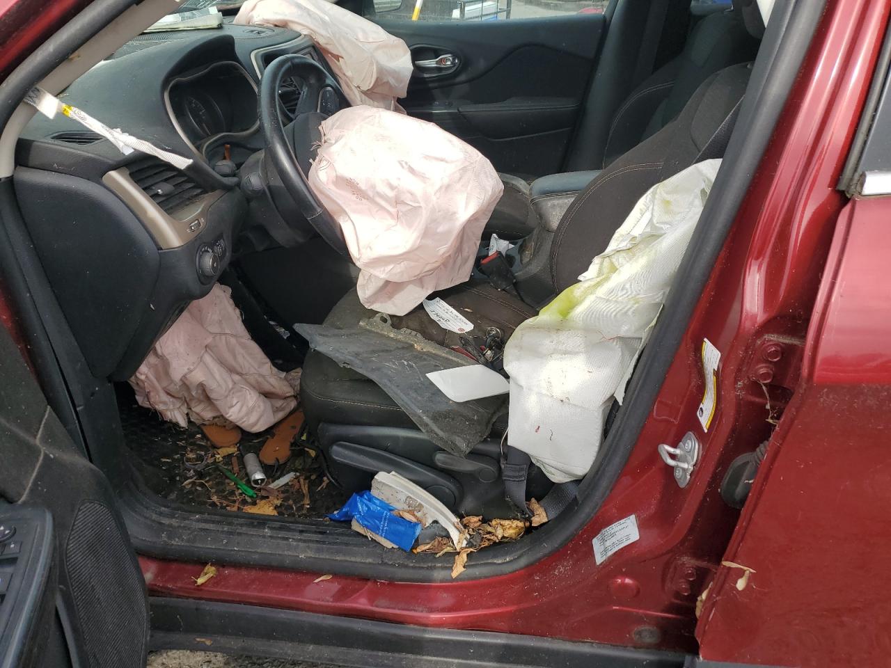 2016 Jeep Cherokee Latitude VIN: 1C4PJMCB3GW280262 Lot: 92883645